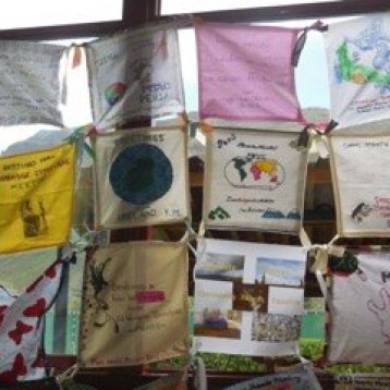 Cloth greeting banners